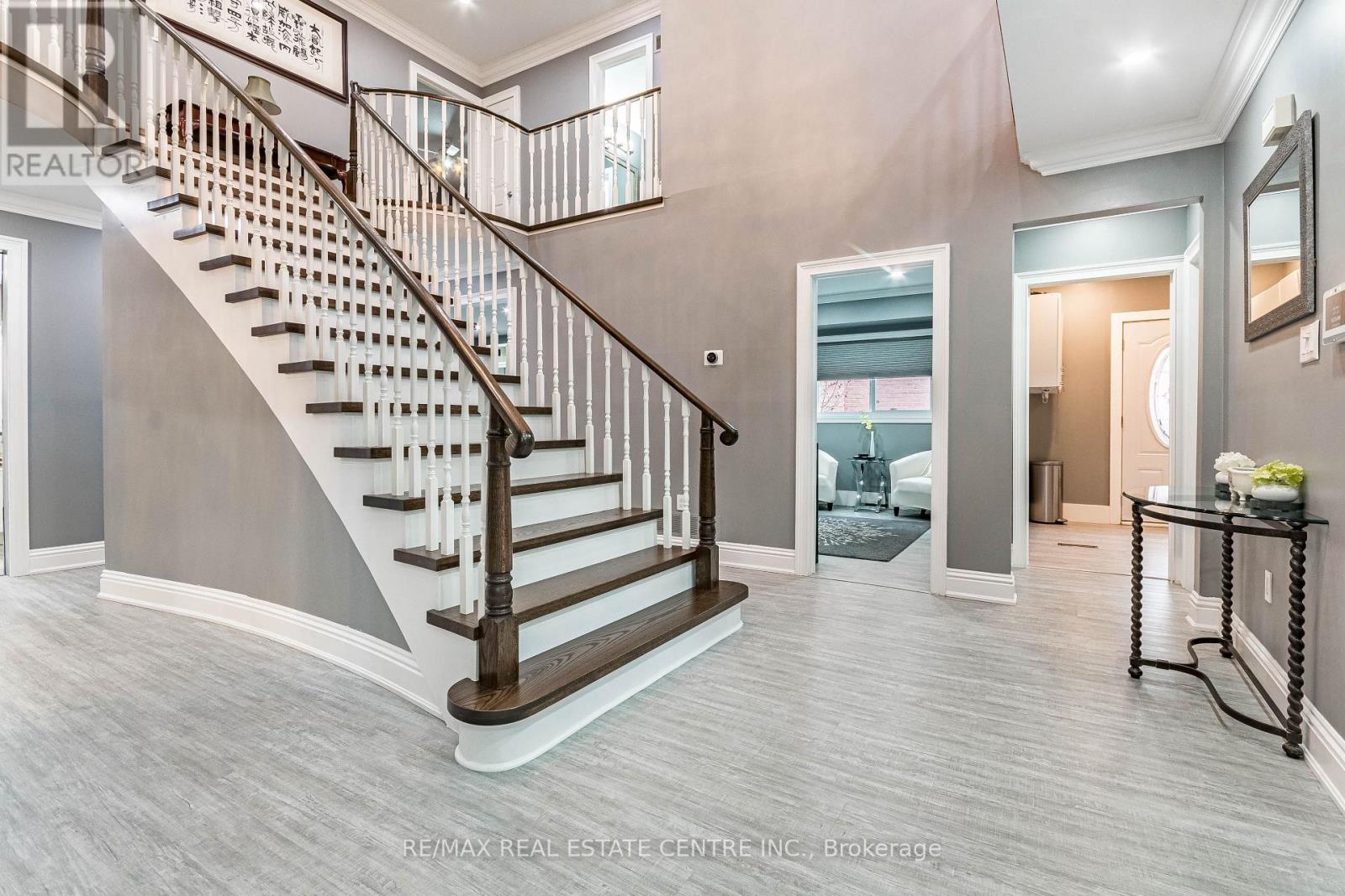 339 Parklane Road, Oakville, Ontario  L6H 4J4 - Photo 4 - W13028978