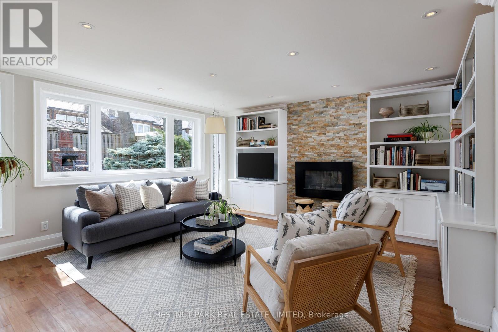 179 Glendonwynne Road, Toronto, Ontario  M6P 3E8 - Photo 13 - W13029014