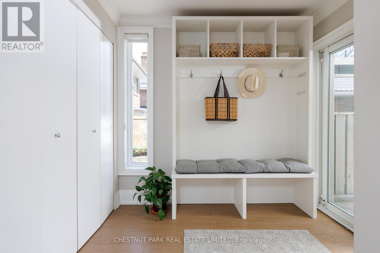 179 Glendonwynne Road, Toronto, Ontario  M6P 3E8 - Photo 16 - W13029014