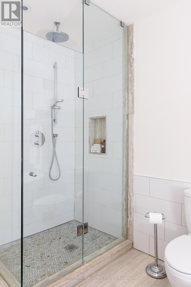 179 Glendonwynne Road, Toronto, Ontario  M6P 3E8 - Photo 24 - W13029014