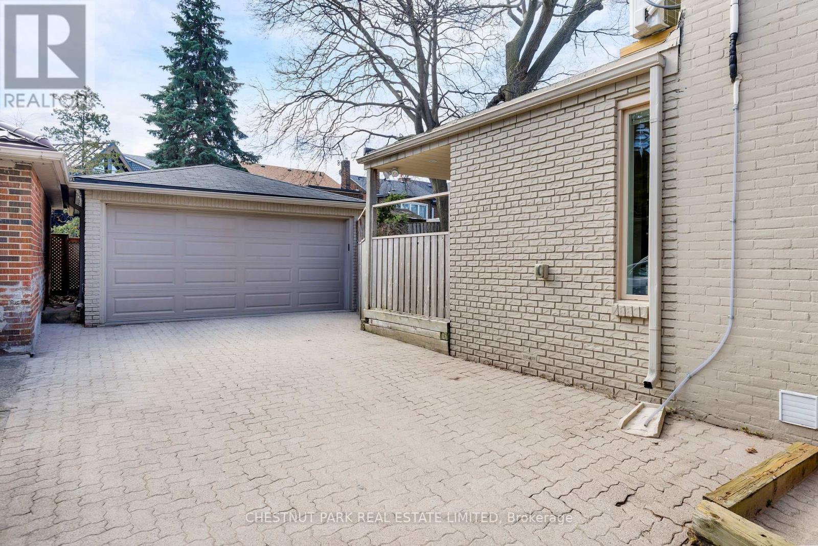 179 Glendonwynne Road, Toronto, Ontario  M6P 3E8 - Photo 37 - W13029014