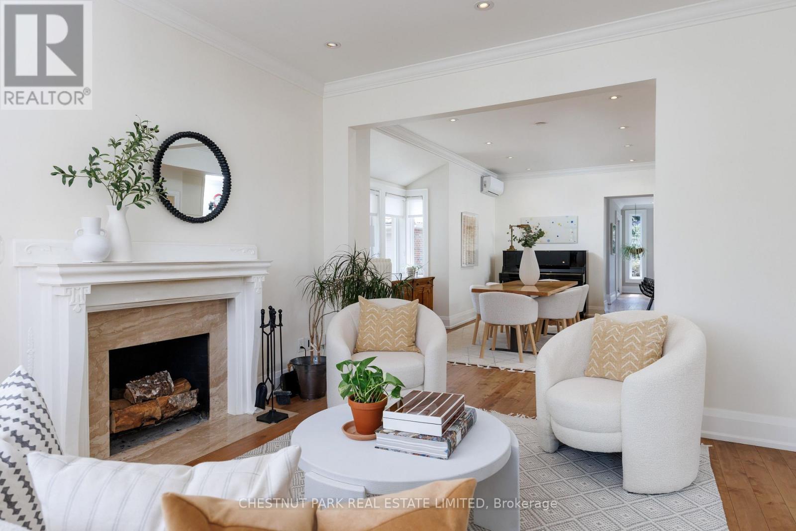 179 Glendonwynne Road, Toronto, Ontario  M6P 3E8 - Photo 5 - W13029014