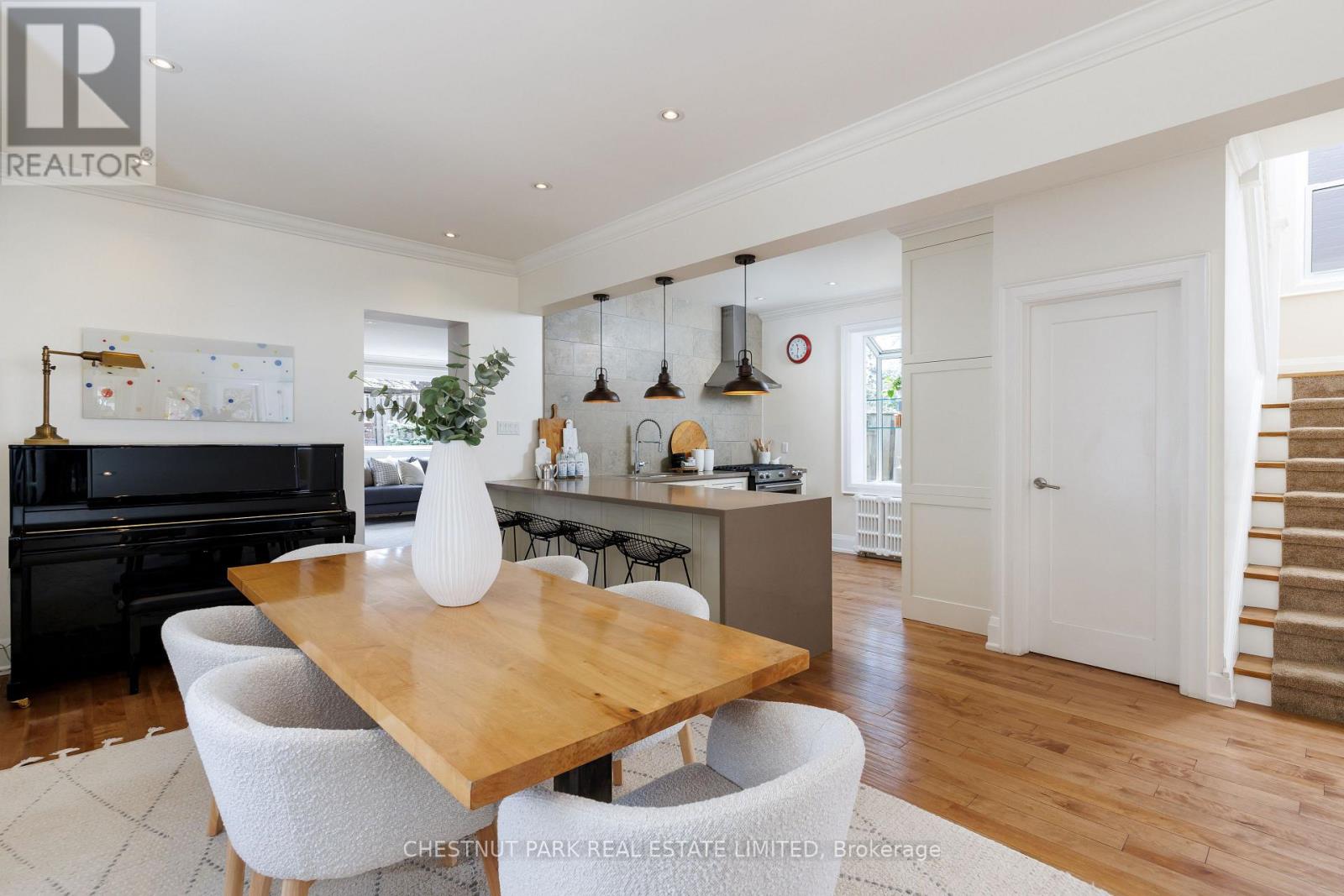 179 Glendonwynne Road, Toronto, Ontario  M6P 3E8 - Photo 9 - W13029014