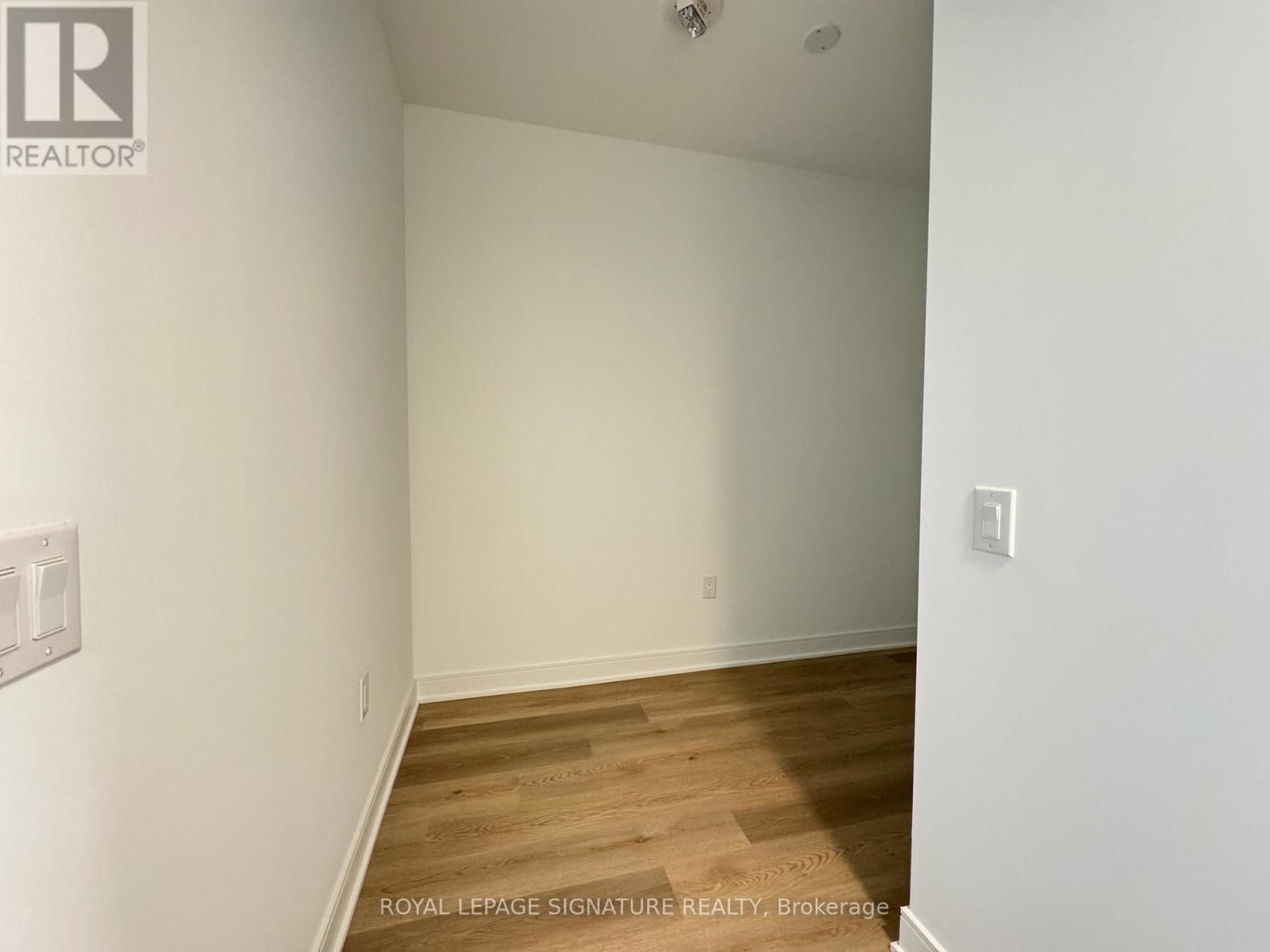 623 - 86 Dundas Street E, Mississauga, Ontario  L5A 1W4 - Photo 2 - W13029022