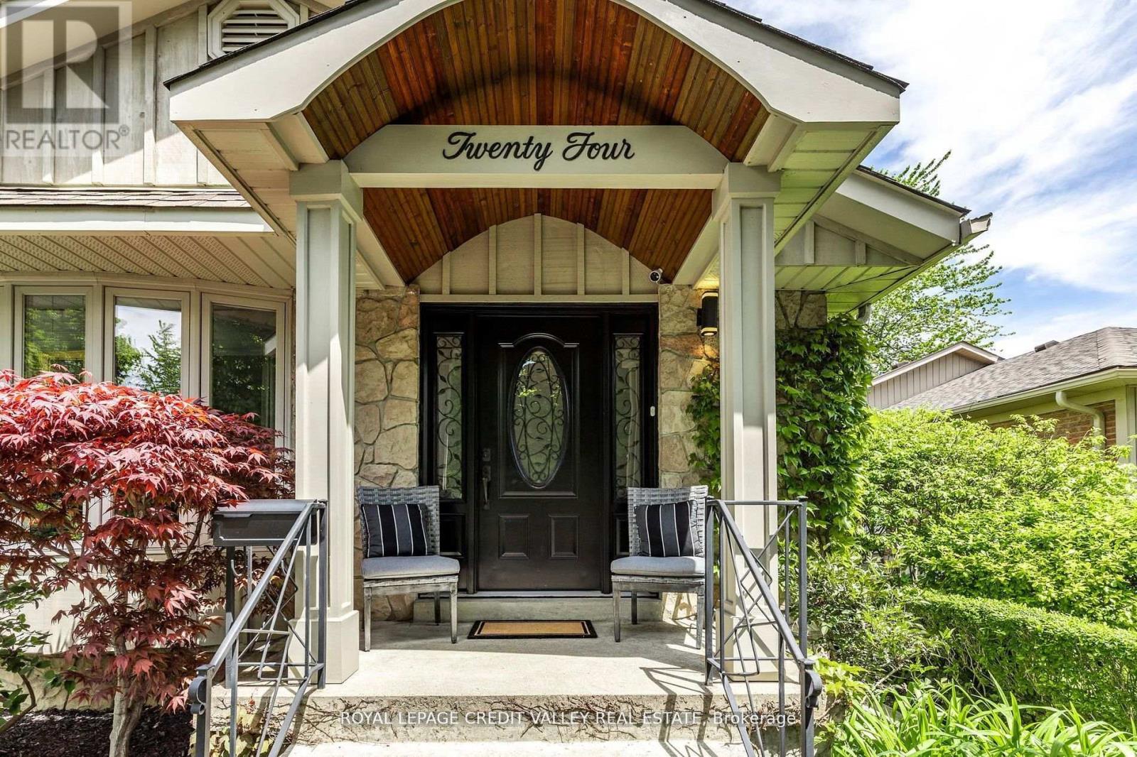 24 Ladore Drive, Brampton, Ontario  L6Y 1V5 - Photo 3 - W13029040