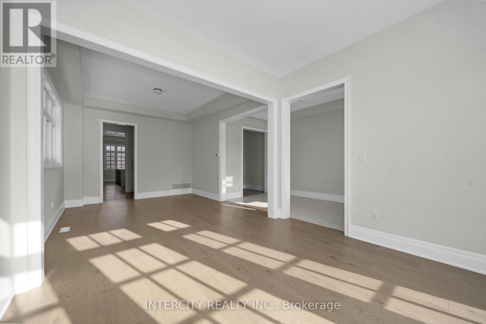 8 Heart Lake Circle, King, Ontario  L7B 0T1 - Photo 7 - N12759212