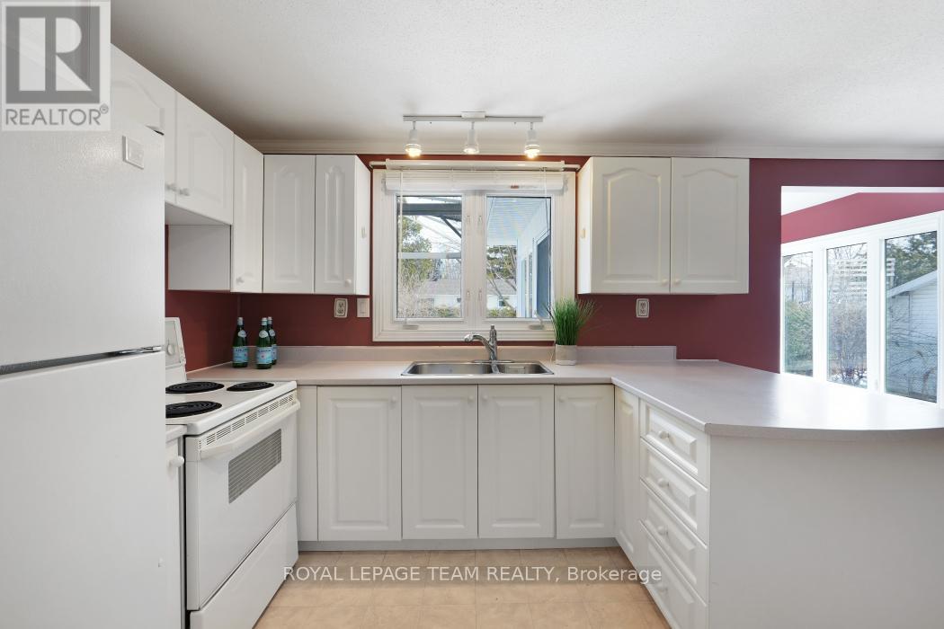 15 Overlake Drive, Ottawa, Ontario  K2E 5V2 - Photo 12 - X12920036