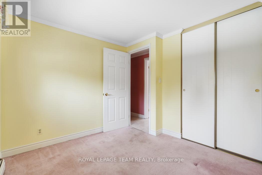 15 Overlake Drive, Ottawa, Ontario  K2E 5V2 - Photo 24 - X12920036