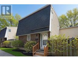 221 PETRIE LANE, Ottawa, Ontario