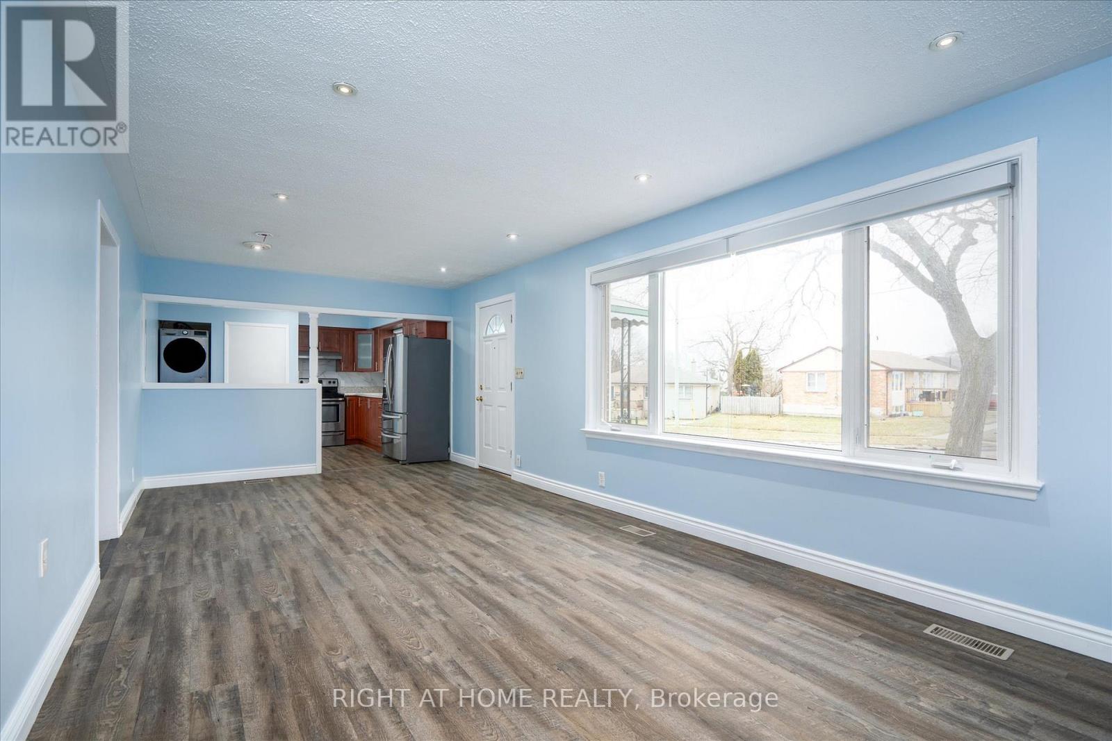 322 Jasper Avenue, Oshawa, Ontario  L1J 1L5 - Photo 5 - E13029178