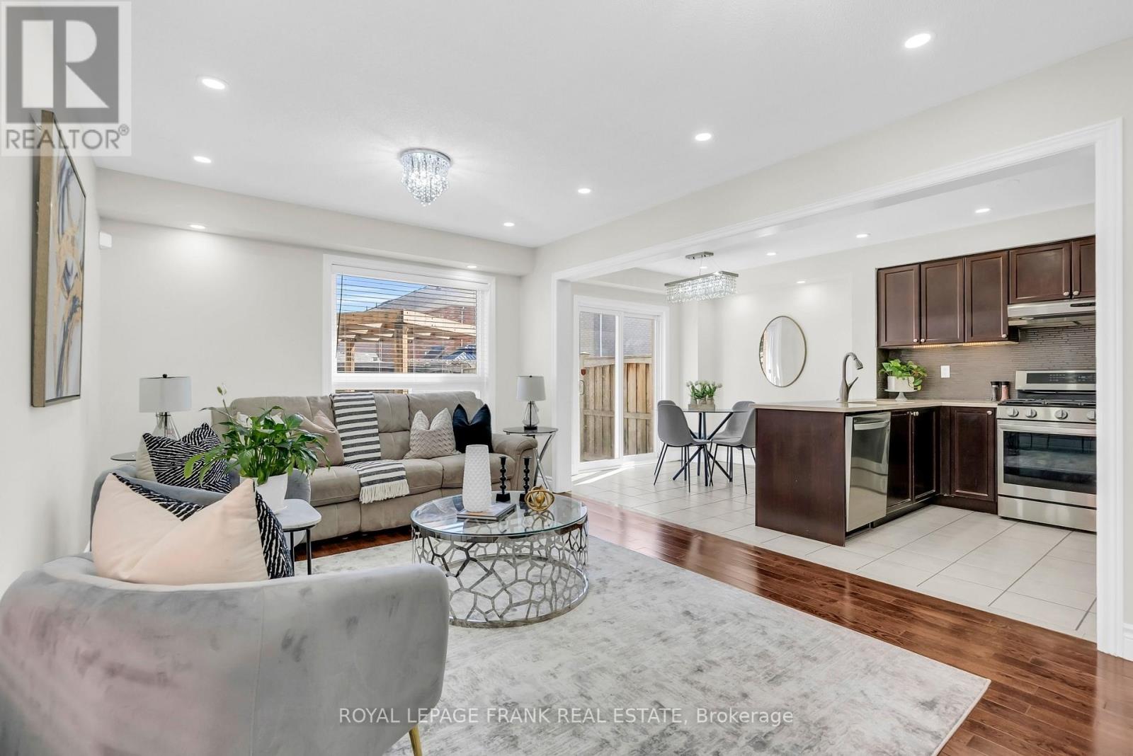 58 Decourcy-Ireland Circle, Ajax, Ontario  L1T 0K6 - Photo 13 - E13029308