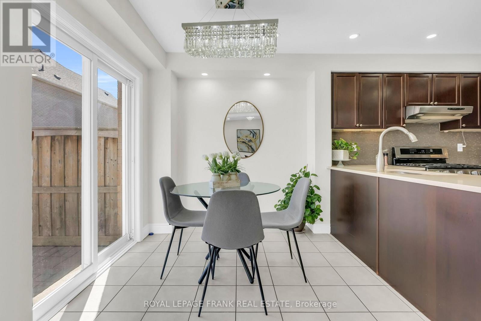 58 Decourcy-Ireland Circle, Ajax, Ontario  L1T 0K6 - Photo 17 - E13029308