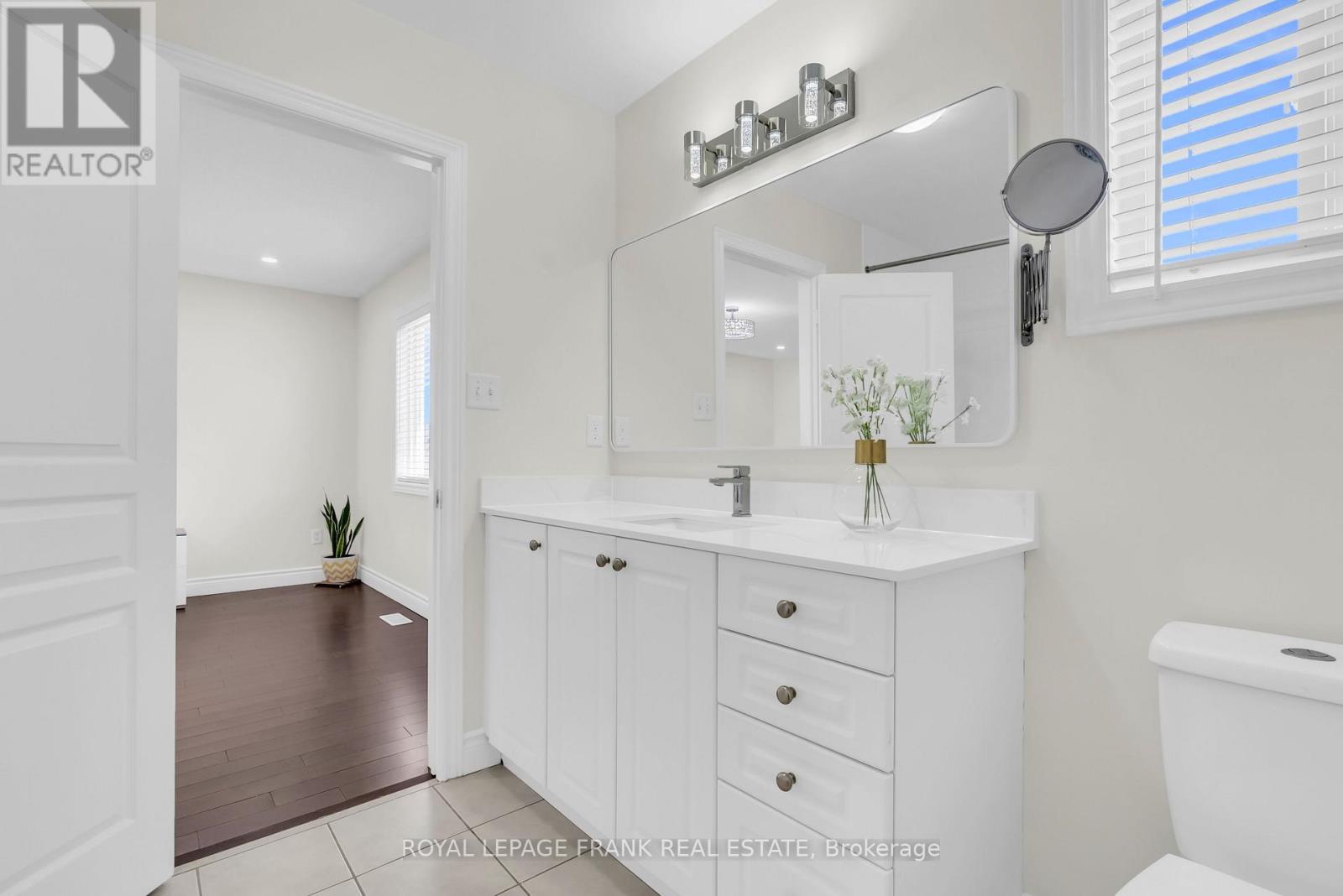 58 Decourcy-Ireland Circle, Ajax, Ontario  L1T 0K6 - Photo 33 - E13029308