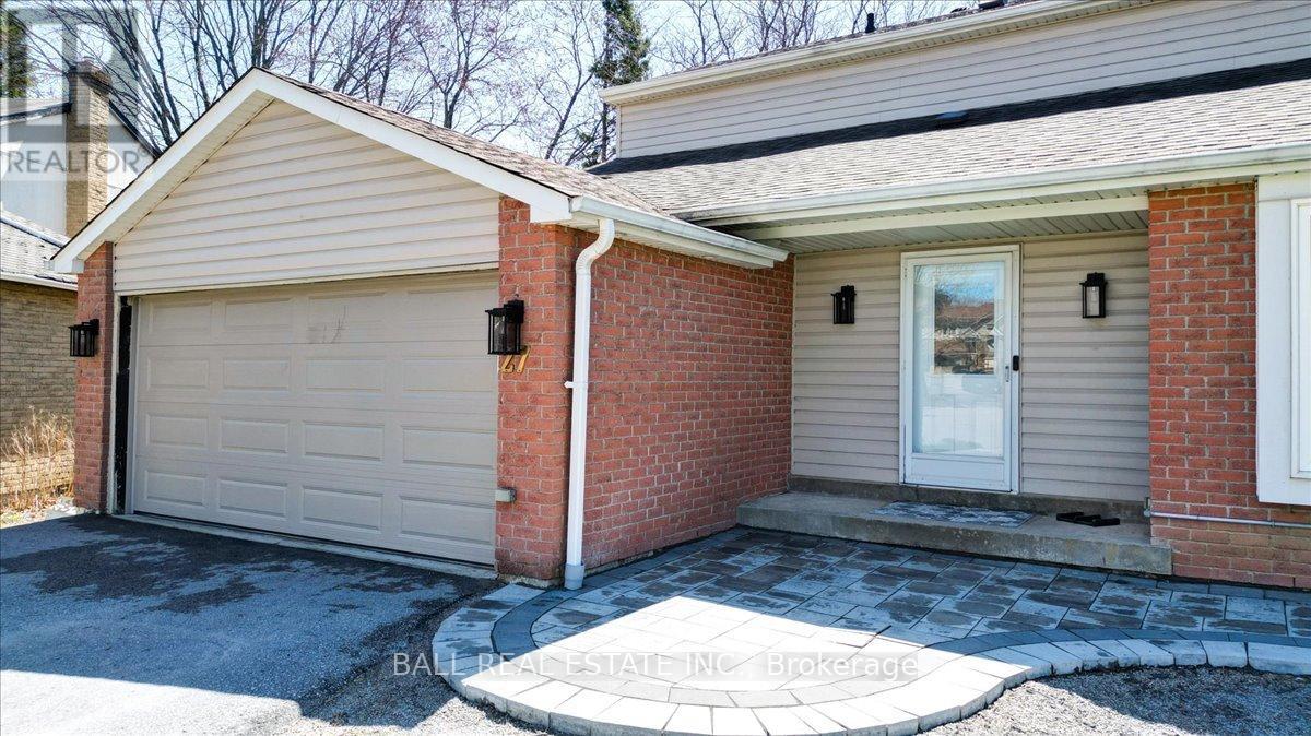 27 Blackstone Court, East Gwillimbury, Ontario  L9N 1C2 - Photo 4 - N13029156