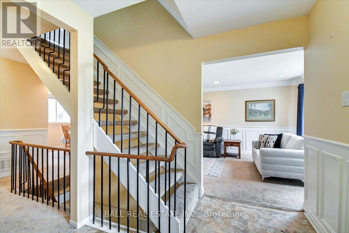 27 Blackstone Court, East Gwillimbury, Ontario  L9N 1C2 - Photo 5 - N13029156