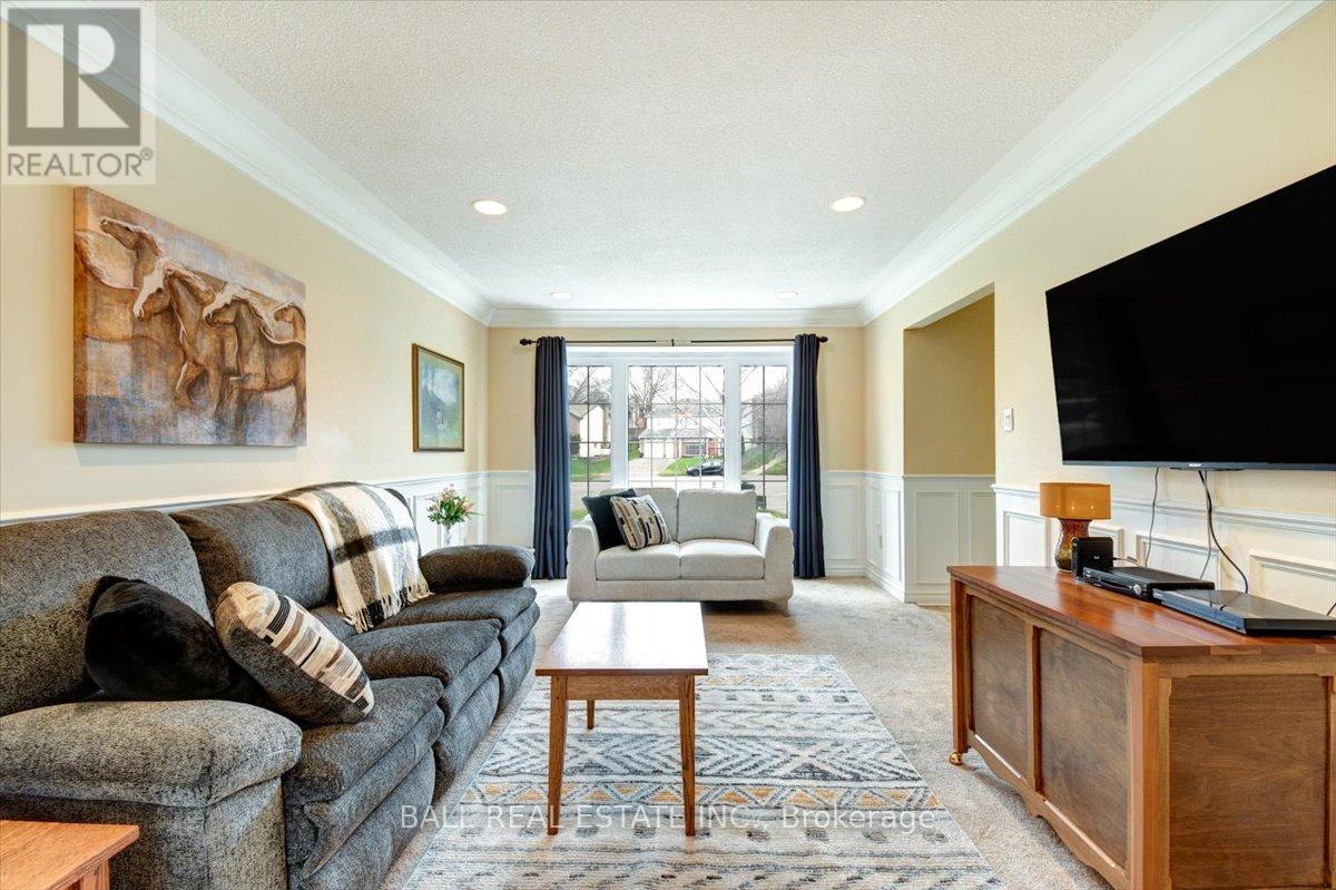 27 Blackstone Court, East Gwillimbury, Ontario  L9N 1C2 - Photo 9 - N13029156