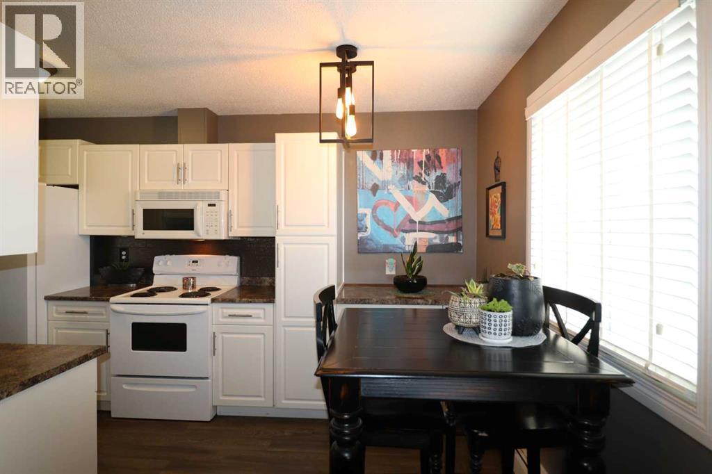 8, 1739 St Edward Boulevard N, Lethbridge, Alberta  T1H 1X2 - Photo 4 - A2298565