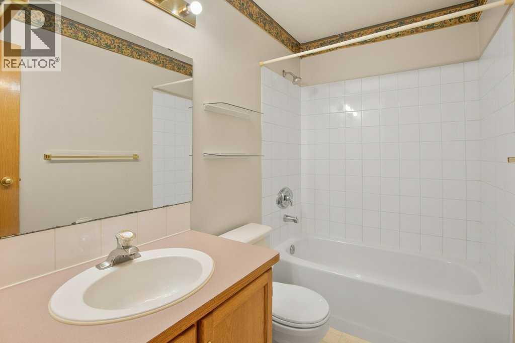 5242 50 Avenue, Sylvan Lake, Alberta  T4S 1E7 - Photo 20 - A2289976