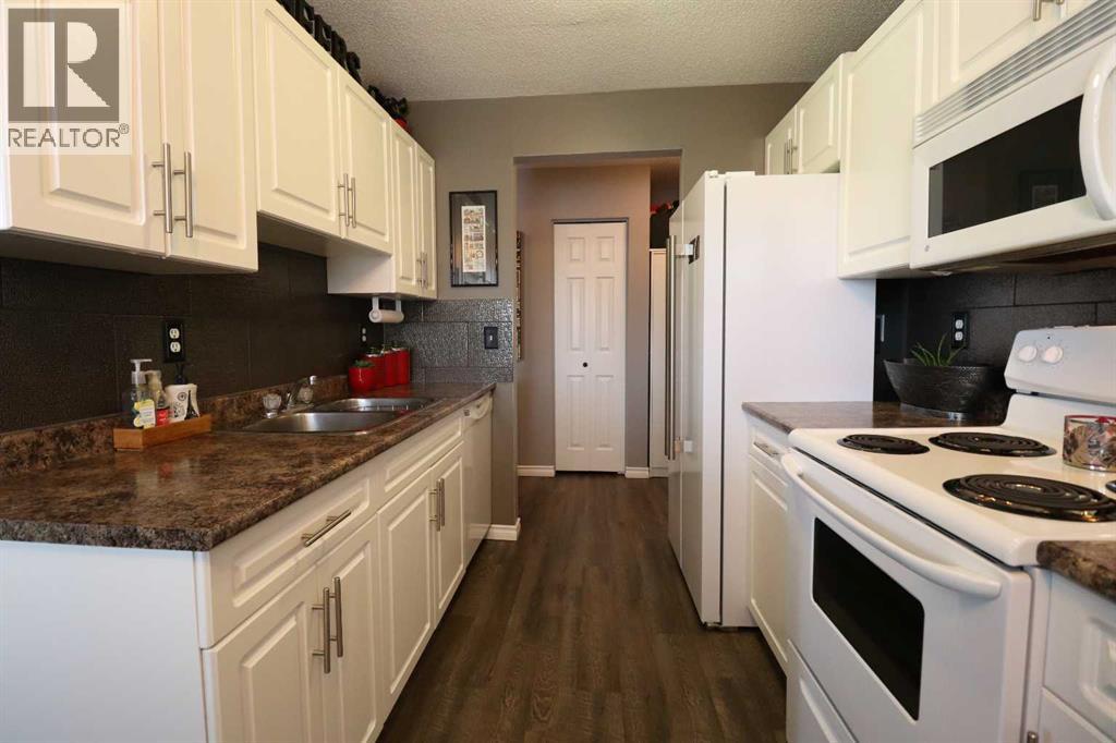 8, 1739 St Edward Boulevard N, Lethbridge, Alberta  T1H 1X2 - Photo 6 - A2298565