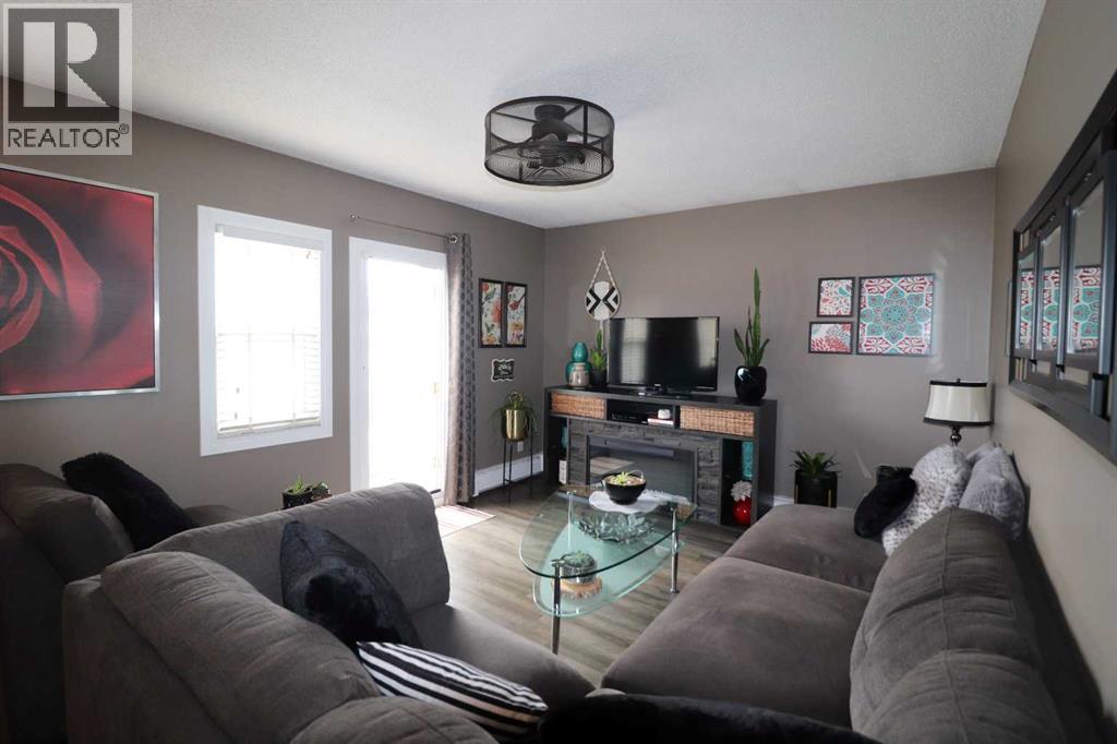 8, 1739 St Edward Boulevard N, Lethbridge, Alberta  T1H 1X2 - Photo 10 - A2298565