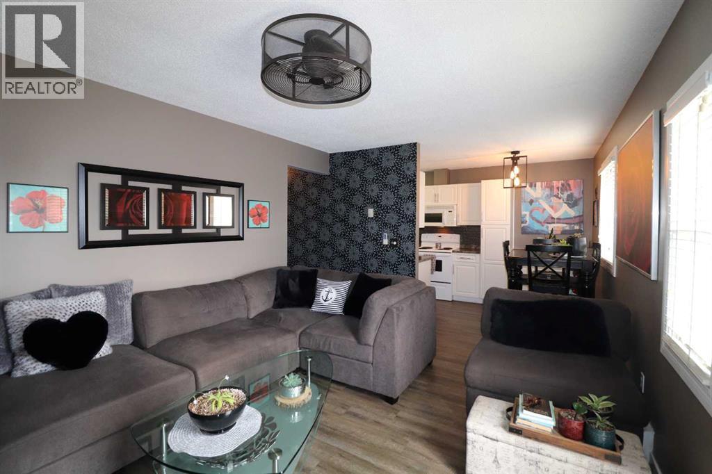 8, 1739 St Edward Boulevard N, Lethbridge, Alberta  T1H 1X2 - Photo 11 - A2298565