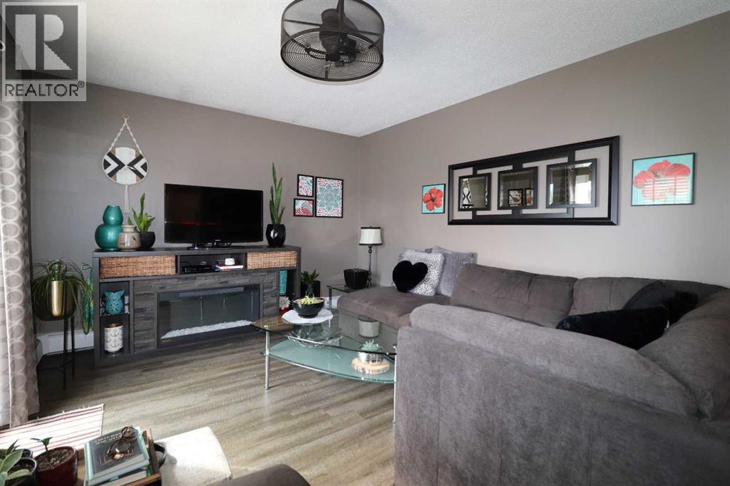 8, 1739 St Edward Boulevard N, Lethbridge, Alberta  T1H 1X2 - Photo 9 - A2298565