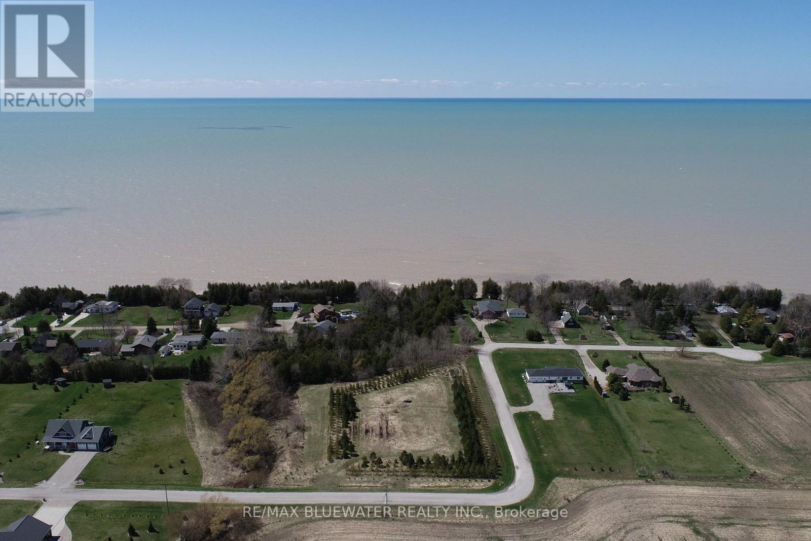 73617 Laporte Street, Bluewater, Ontario  N0M 2T0 - Photo 3 - X13029112