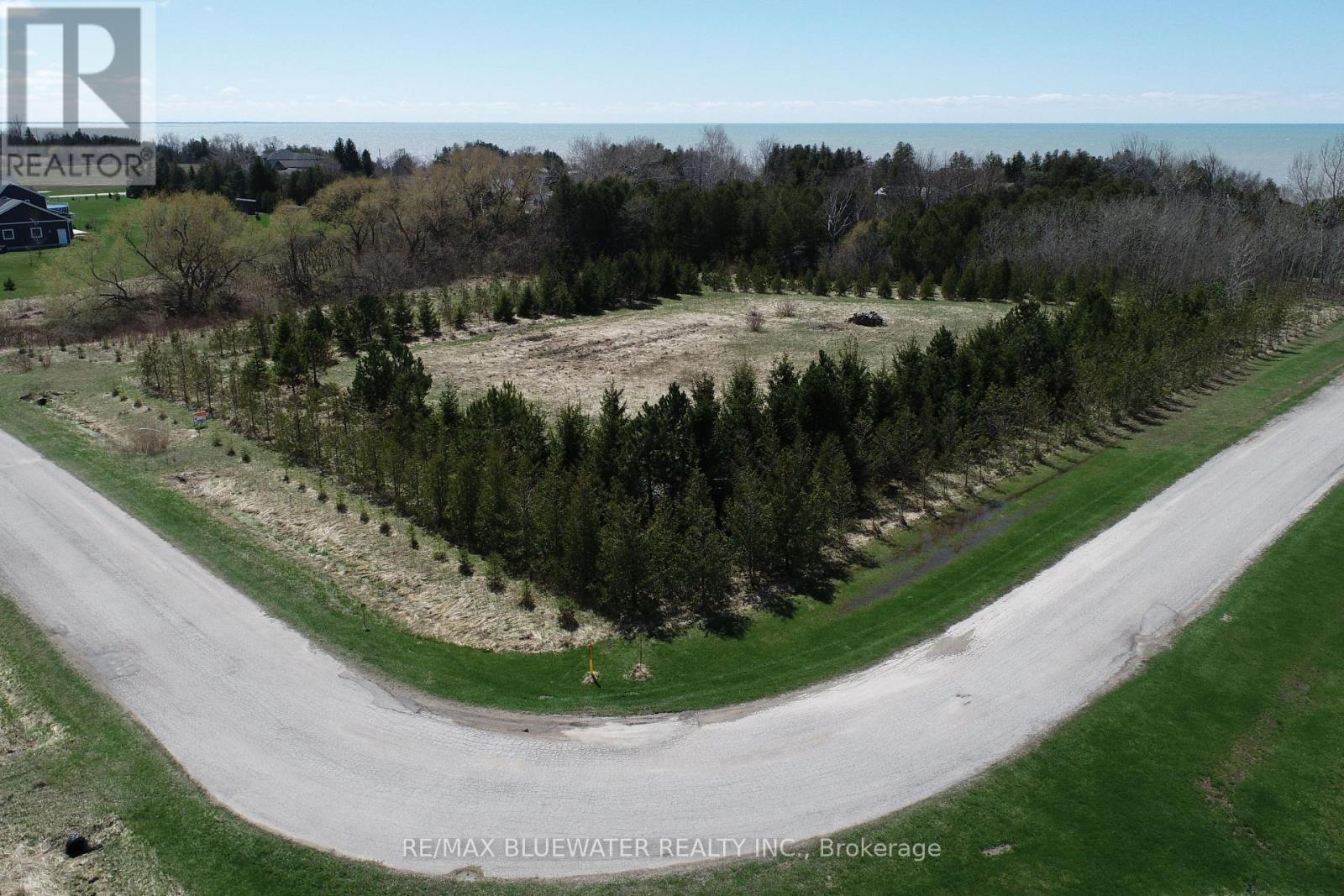 73617 Laporte Street, Bluewater, Ontario  N0M 2T0 - Photo 4 - X13029112