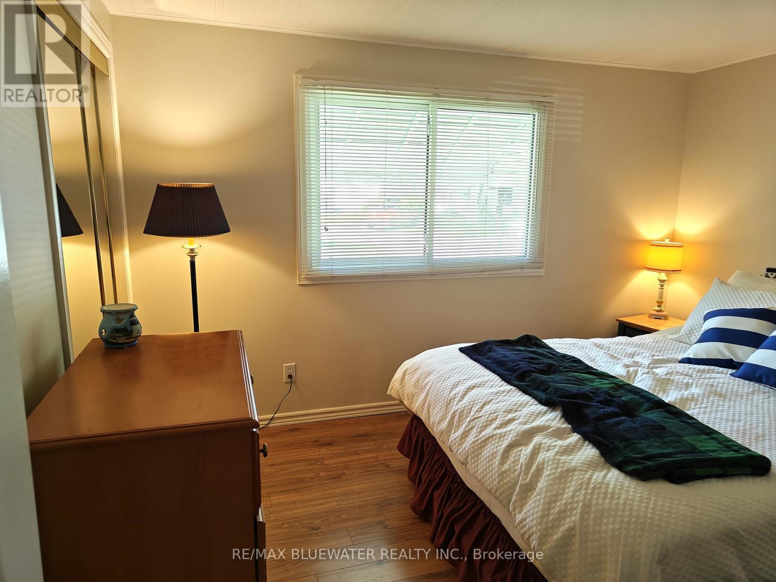 206 Biltmore Drive, South Huron, Ontario  N0M 1T0 - Photo 13 - X13029116