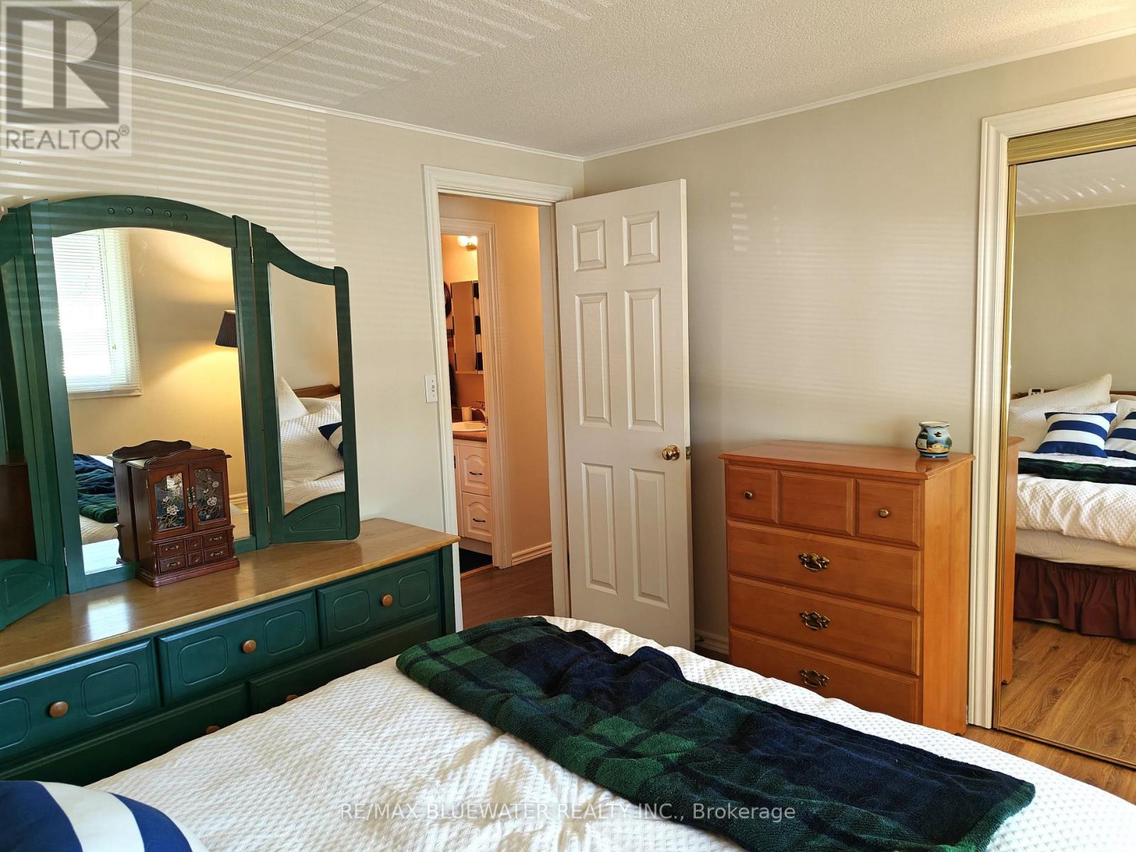 206 Biltmore Drive, South Huron, Ontario  N0M 1T0 - Photo 15 - X13029116