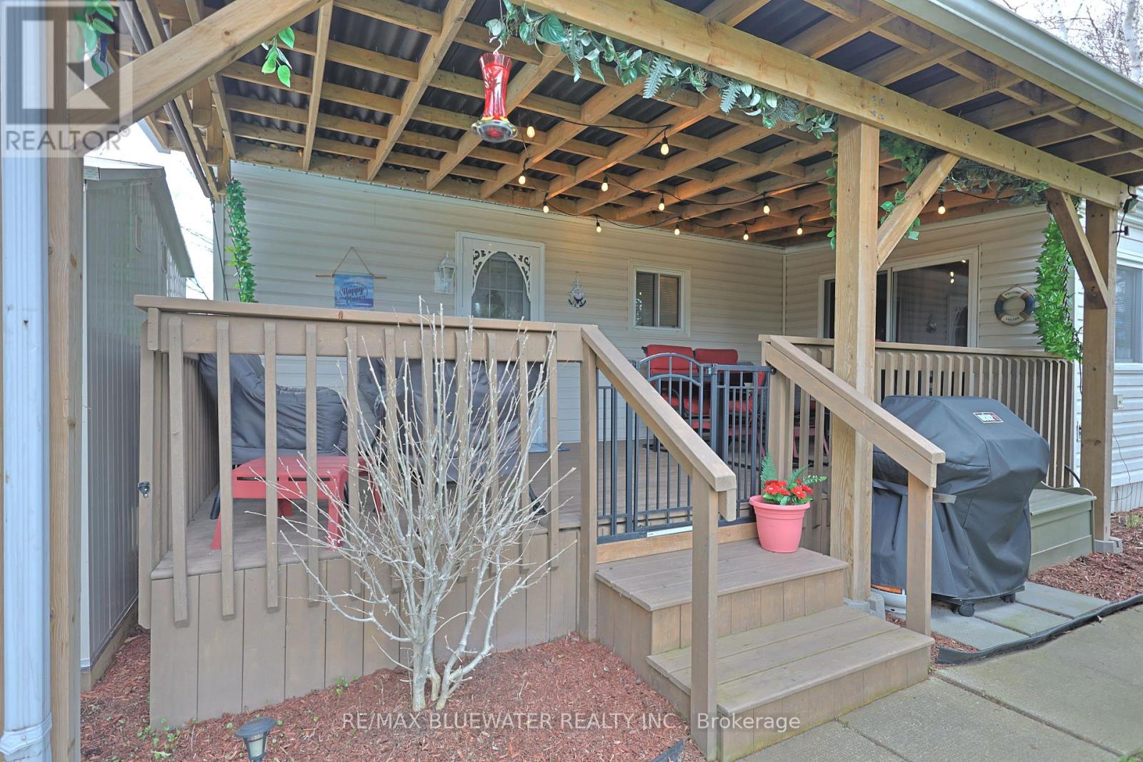 206 Biltmore Drive, South Huron, Ontario  N0M 1T0 - Photo 25 - X13029116