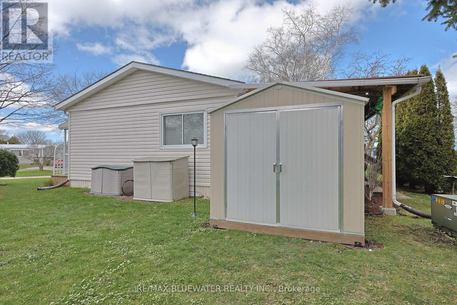 206 Biltmore Drive, South Huron, Ontario  N0M 1T0 - Photo 29 - X13029116