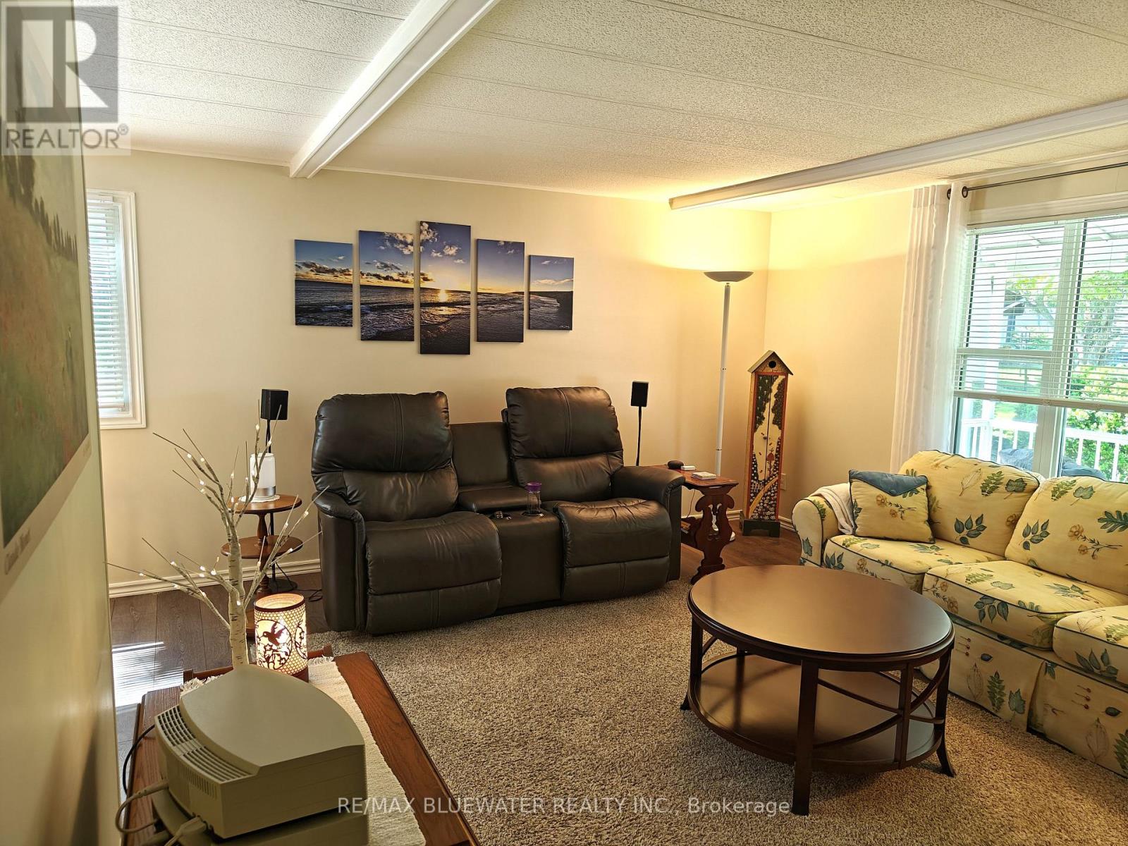 206 Biltmore Drive, South Huron, Ontario  N0M 1T0 - Photo 7 - X13029116