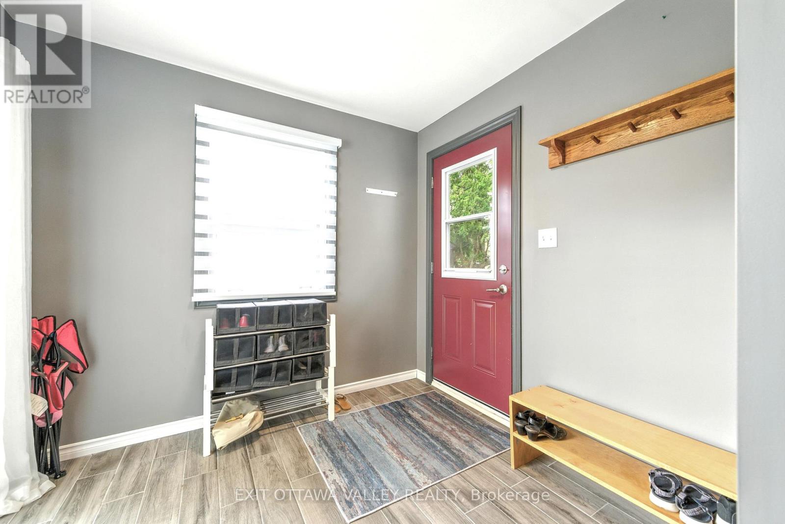 49 Glendale Avenue, Deep River, Ontario  K0J 1P0 - Photo 3 - X13029294