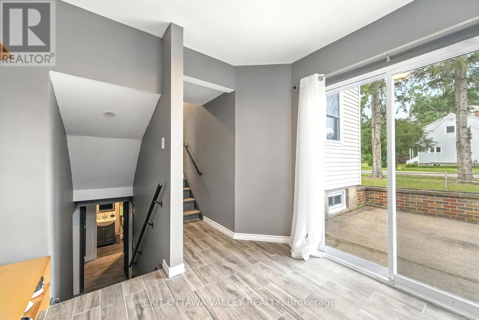 49 Glendale Avenue, Deep River, Ontario  K0J 1P0 - Photo 5 - X13029294