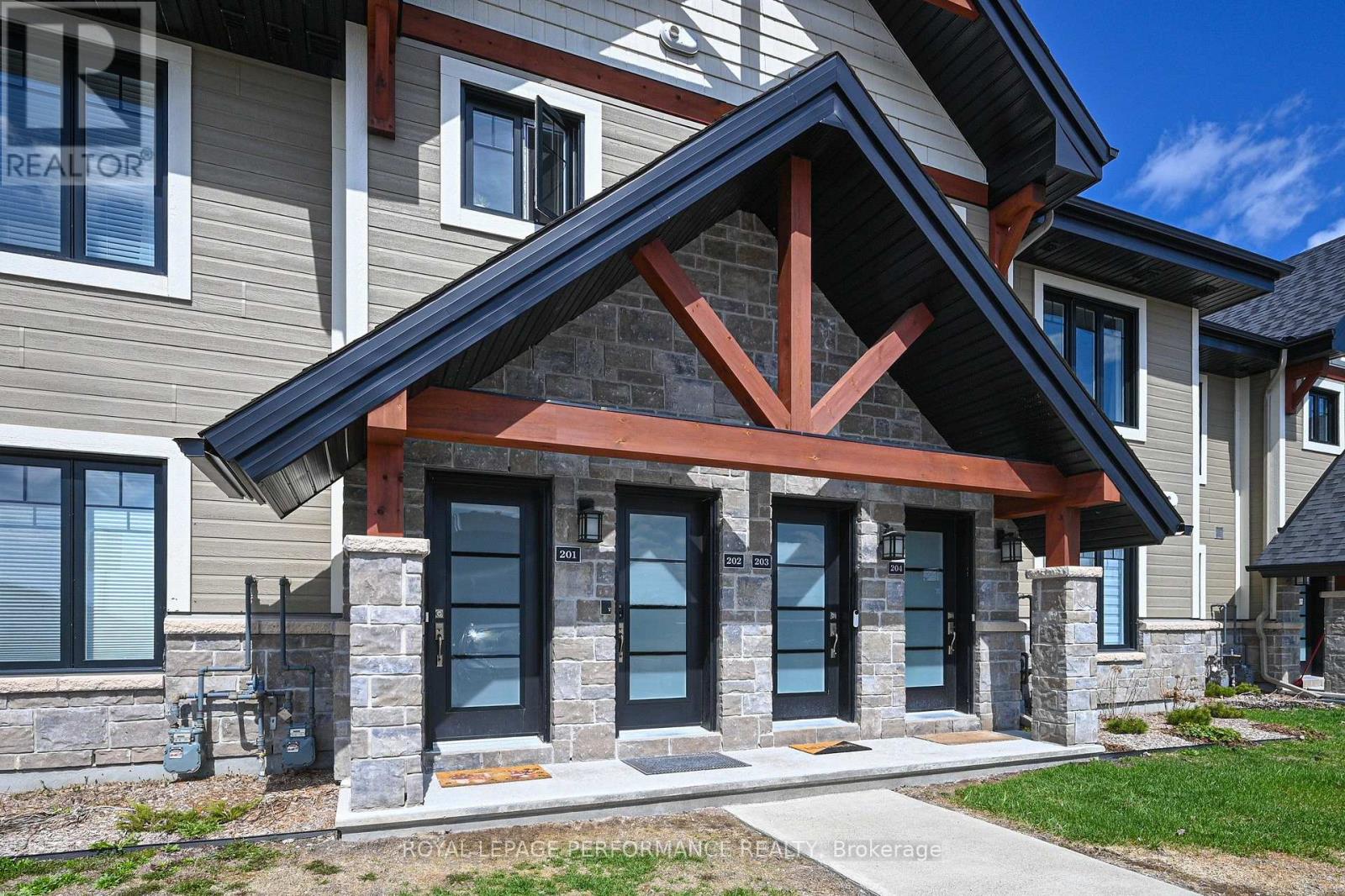 202 - 83 St Moritz Trail, Russell, Ontario  K0A 1W0 - Photo 1 - X13029150