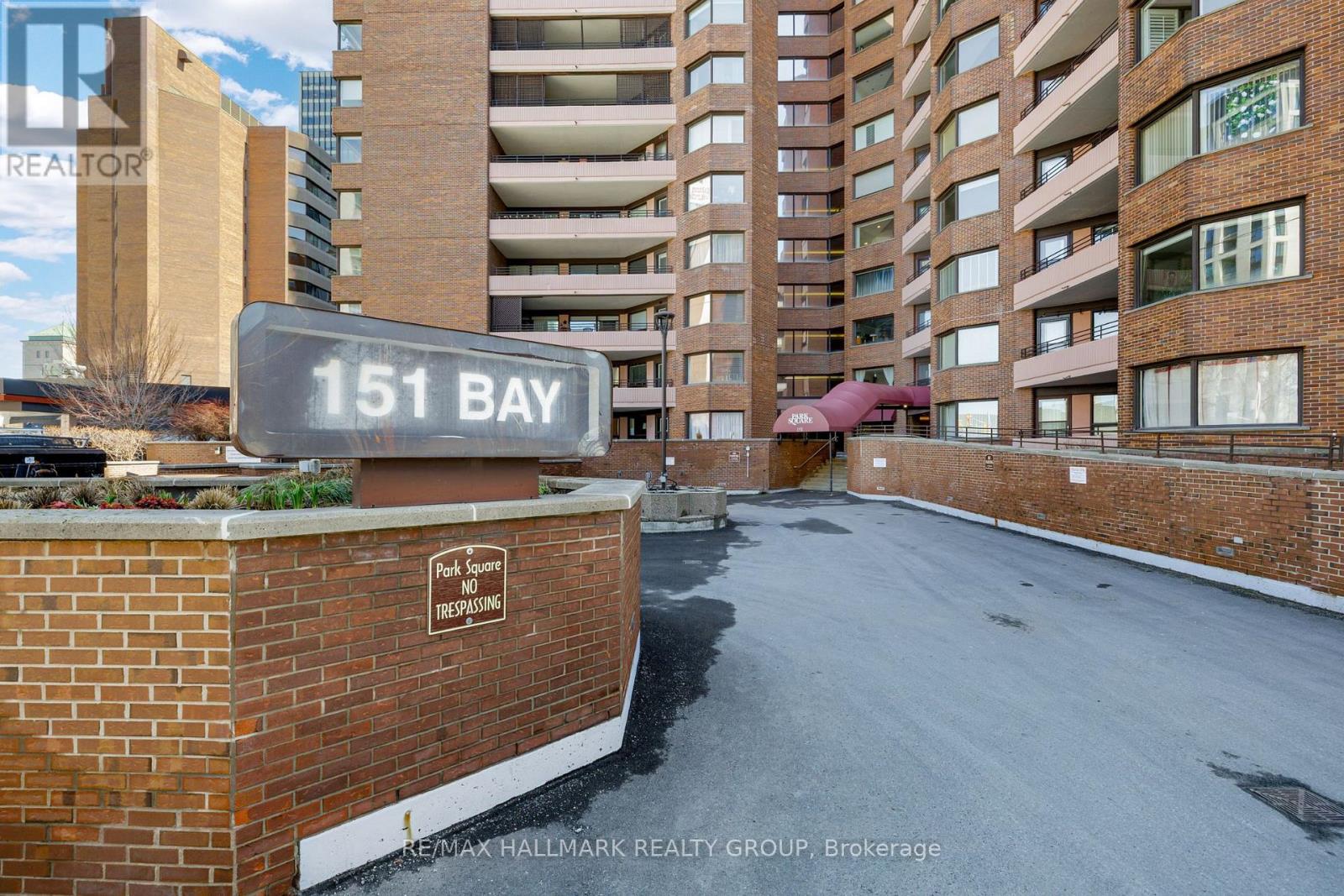 810 - 151 Bay Street, Ottawa, Ontario  K1R 7T2 - Photo 2 - X13029216