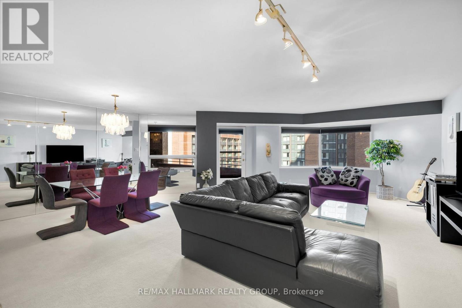 810 - 151 Bay Street, Ottawa, Ontario  K1R 7T2 - Photo 3 - X13029216