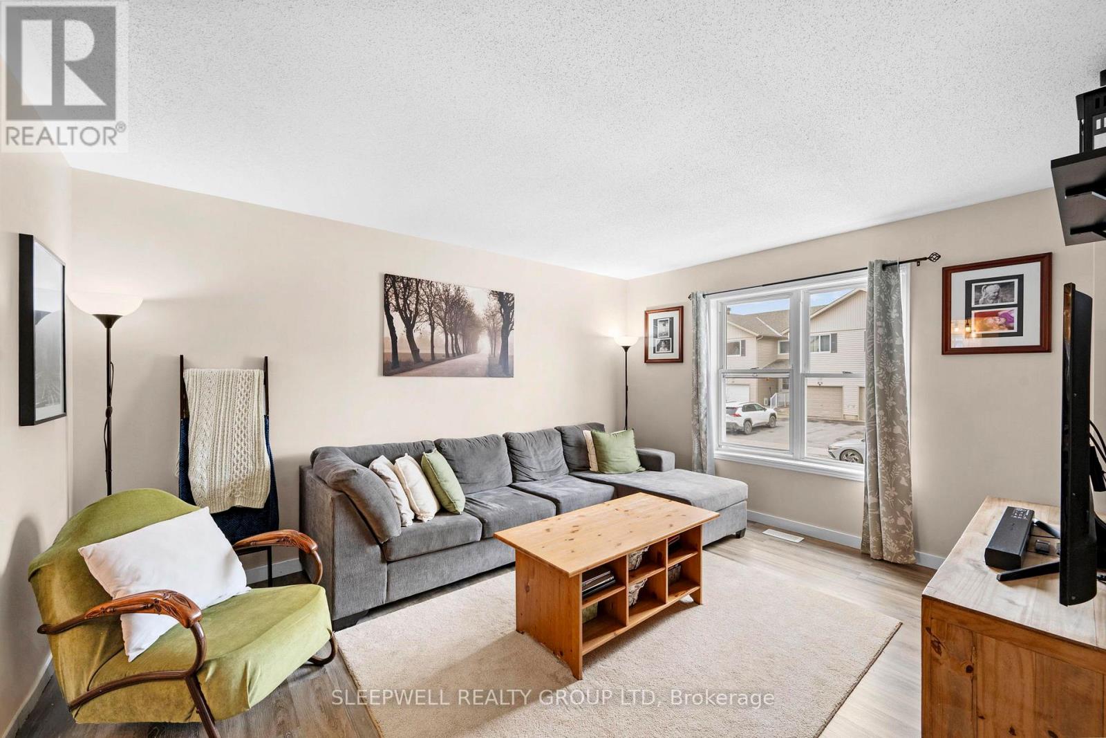 11 Johnston Street, Carleton Place, Ontario  K7C 4R7 - Photo 4 - X13029220