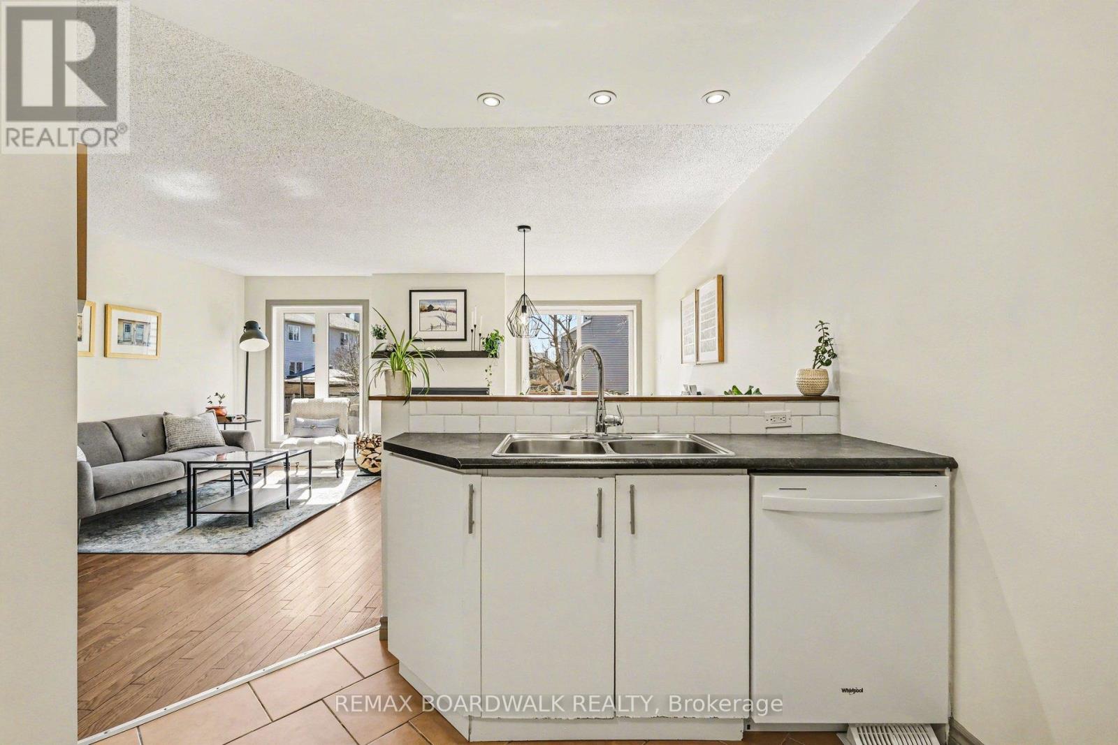 68 Houlahan Street, Ottawa, Ontario  K2J 3Y7 - Photo 11 - X13029380