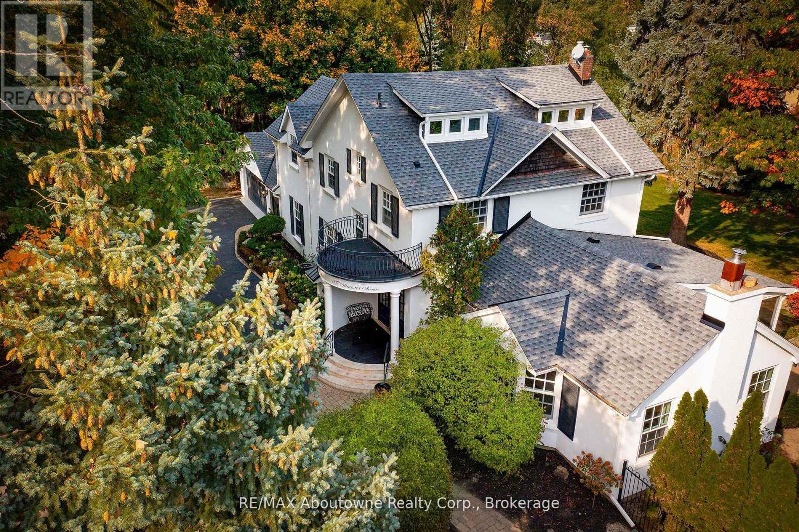 317 GLOUCESTER AVENUE, Oakville, Ontario