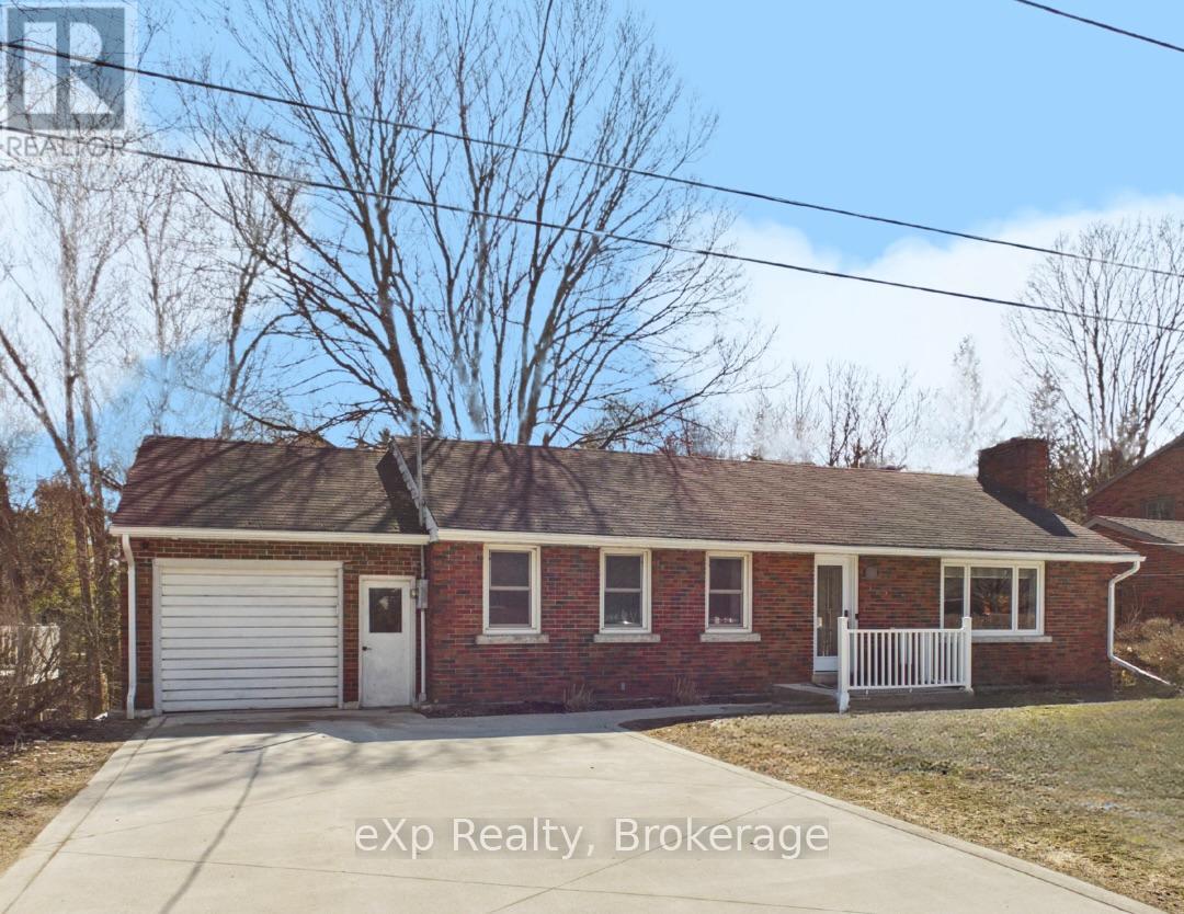 40 Johnstone Boulevard, Brockton, Ontario  N0G 2V0 - Photo 1 - X12939784