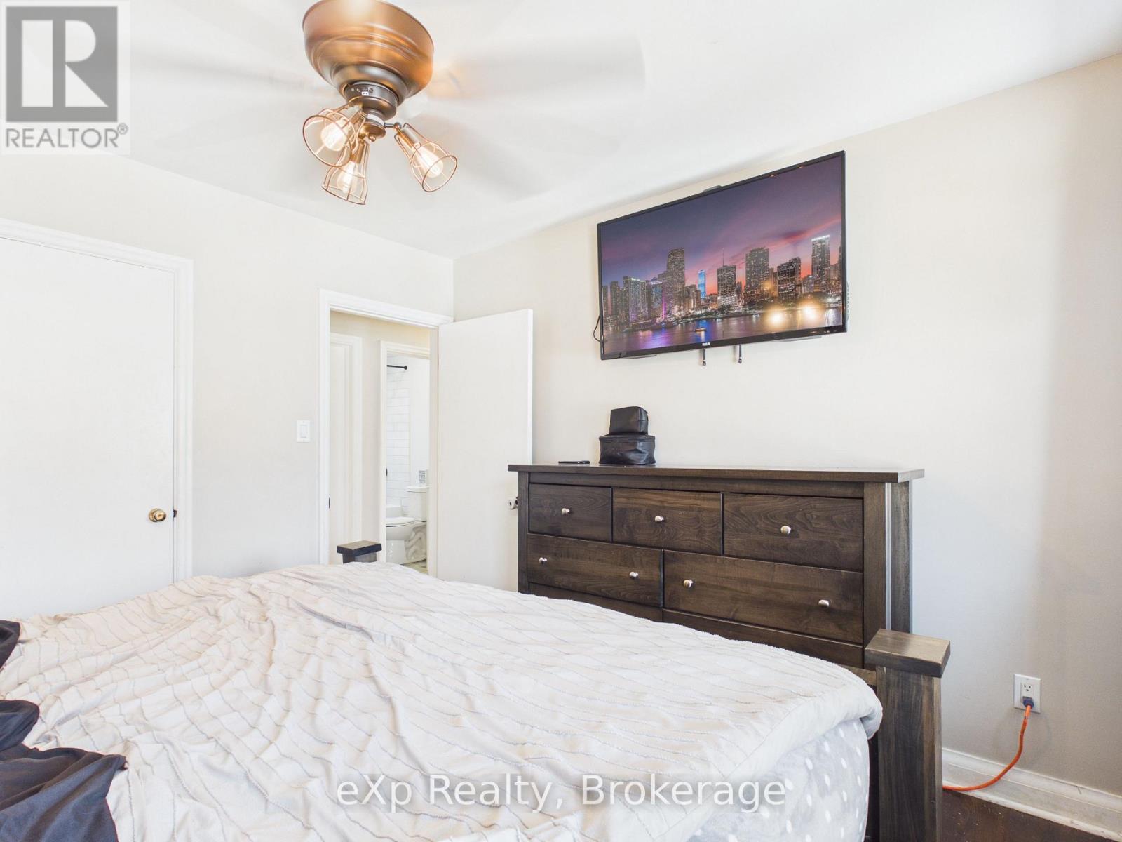 40 Johnstone Boulevard, Brockton, Ontario  N0G 2V0 - Photo 19 - X12939784