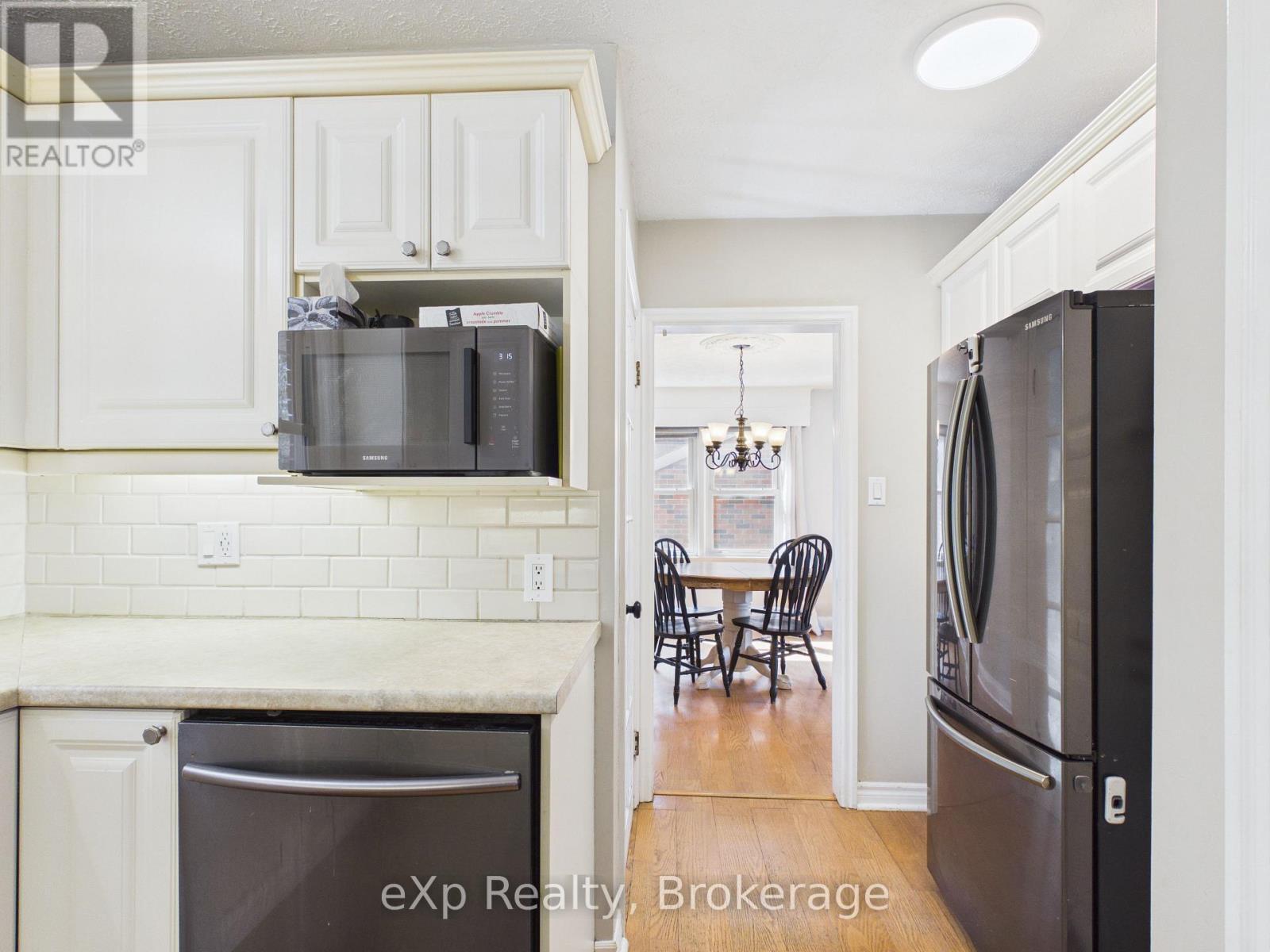 40 Johnstone Boulevard, Brockton, Ontario  N0G 2V0 - Photo 13 - X12939784