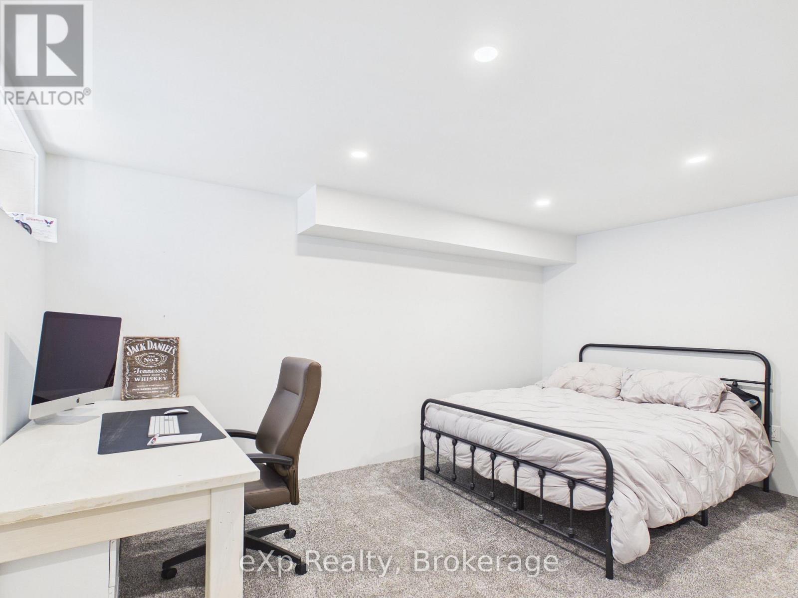 40 Johnstone Boulevard, Brockton, Ontario  N0G 2V0 - Photo 21 - X12939784