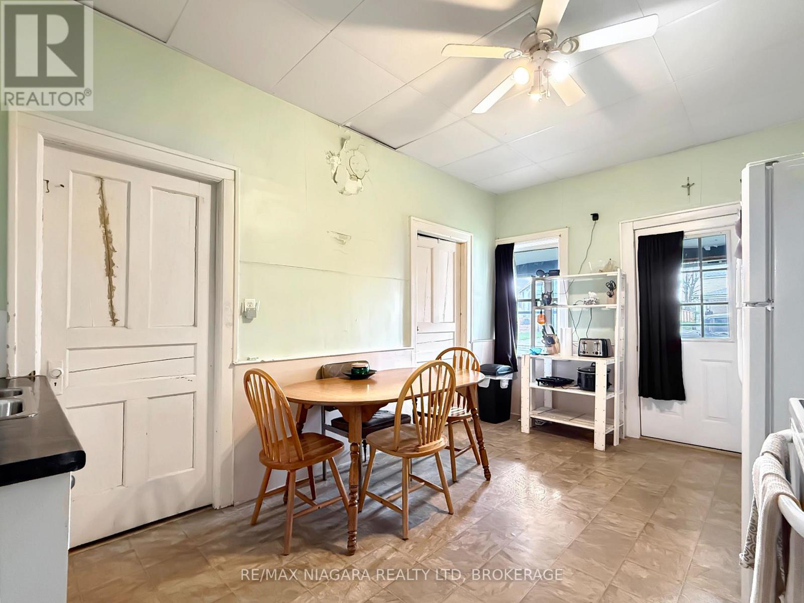 35 Forsythe Street, Fort Erie, Ontario  L2A 1X1 - Photo 5 - X13029438