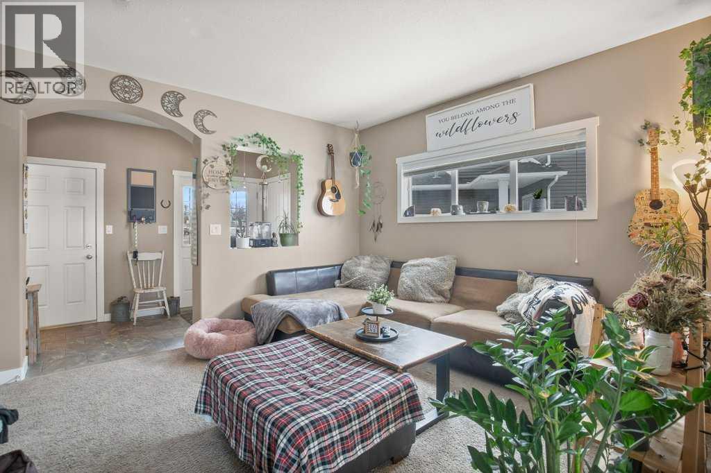 7 Rowberry Court, Sylvan Lake, Alberta  T4S 0L7 - Photo 6 - A2297809