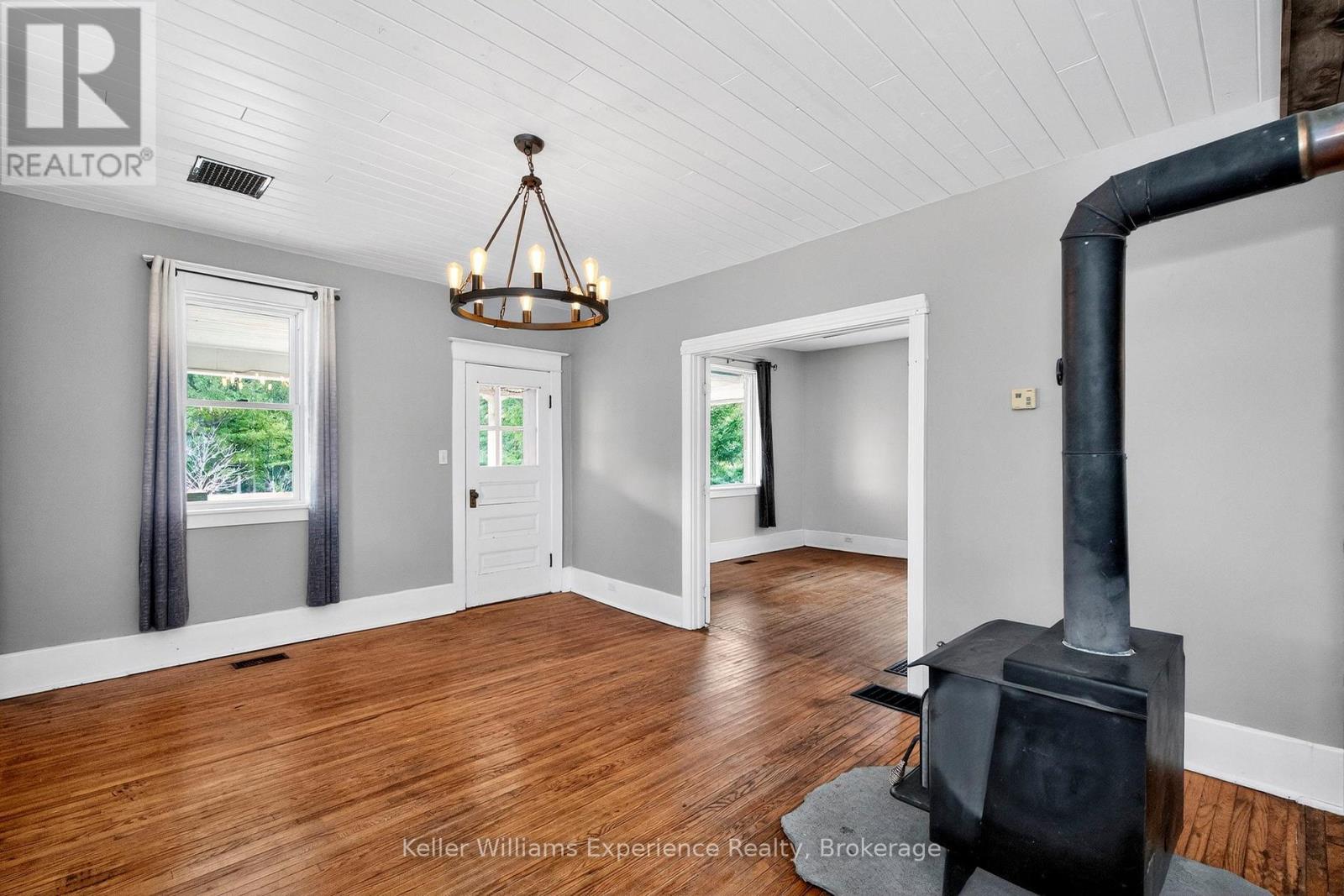 2936 Flos 6 Road W, Springwater, Ontario  L0L 1P0 - Photo 10 - S13029266