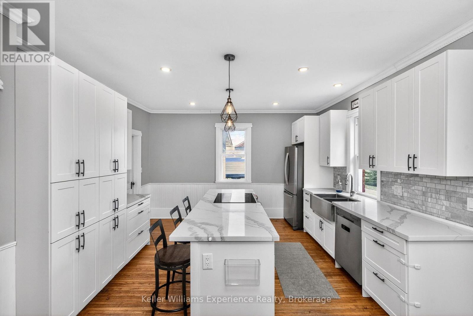 2936 Flos 6 Road W, Springwater, Ontario  L0L 1P0 - Photo 5 - S13029266