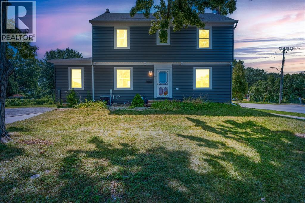 703 Wellington Street, Sarnia, Ontario  N7T 1J3 - Photo 3 - 26008813